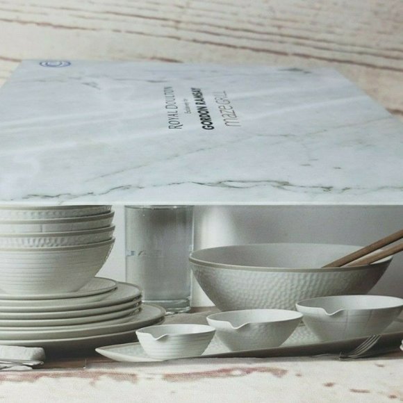 New Gordon Ramsay Maze Grill Set of 4 Plates 6" Mixed Similar Patterns - Picture 5 of 12